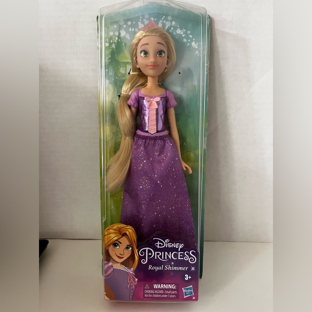 Disney Princess Royal Shimmer Rapunzel
Doll with Skirt & Accessories NWOT